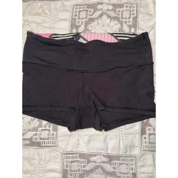 LULULEMON BOOGIE SHORT black size 6 - Picture 1 of 3